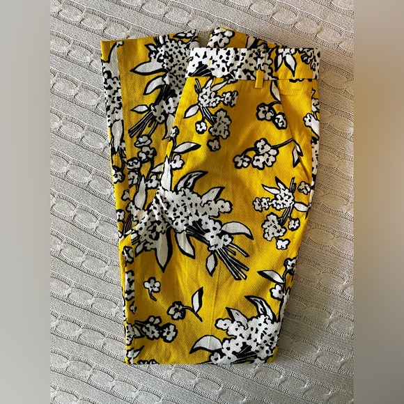 RED VALENTINO Sz IT 42/US 6 Yellow with black floral print pants Originally $595 - Picture 9 of 9